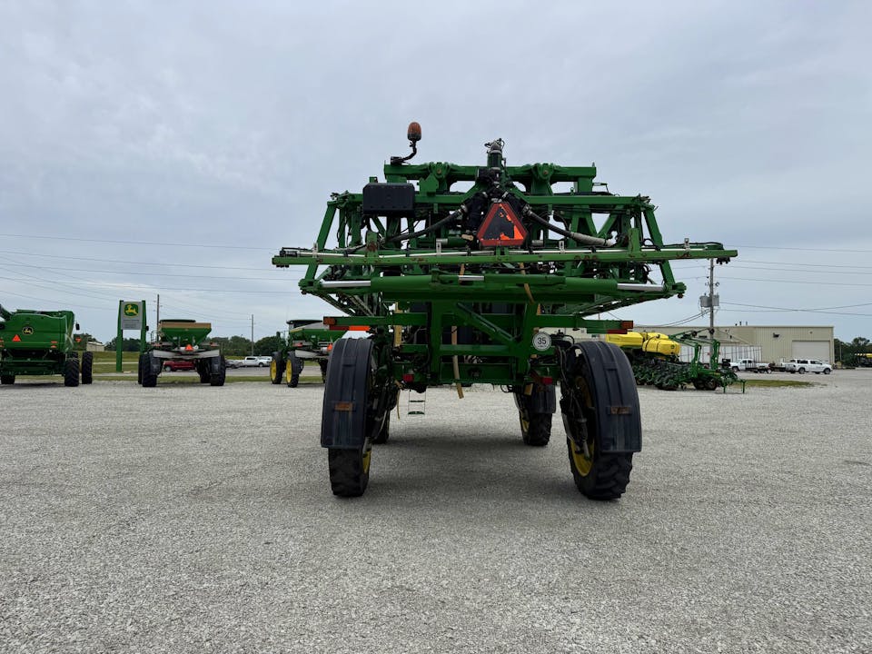 John Deere R4038