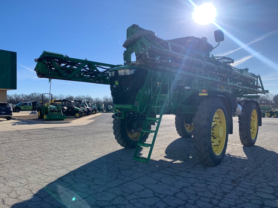 John Deere R4045