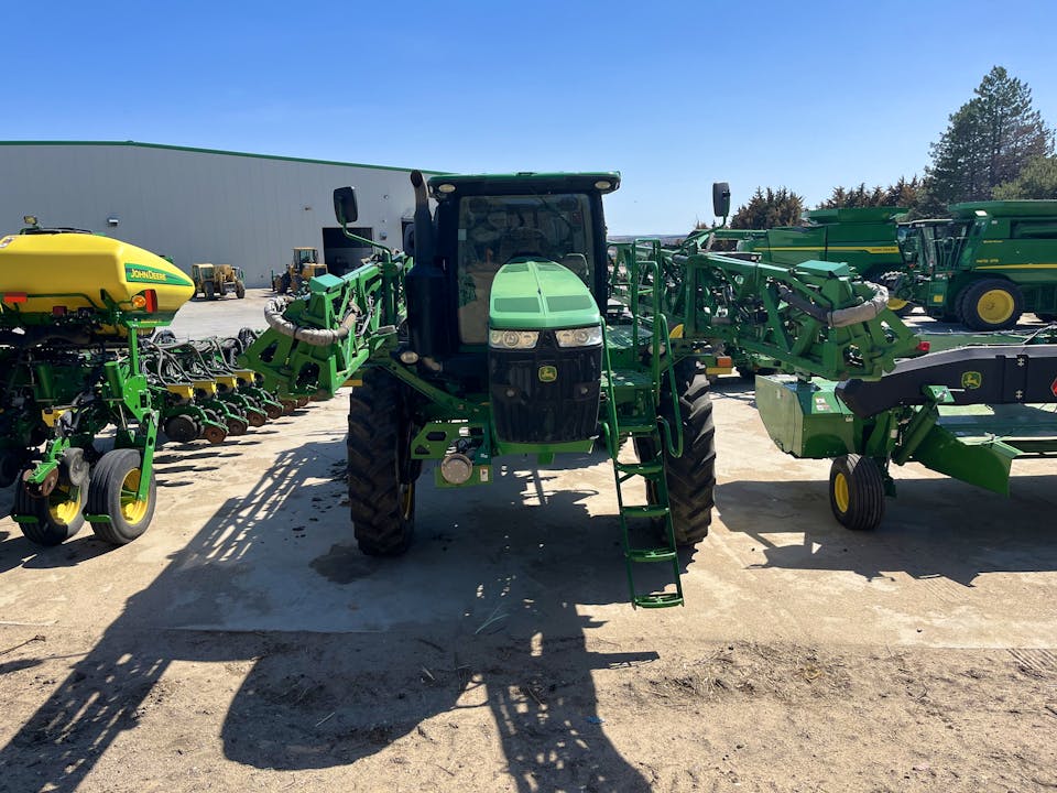 John Deere R4045
