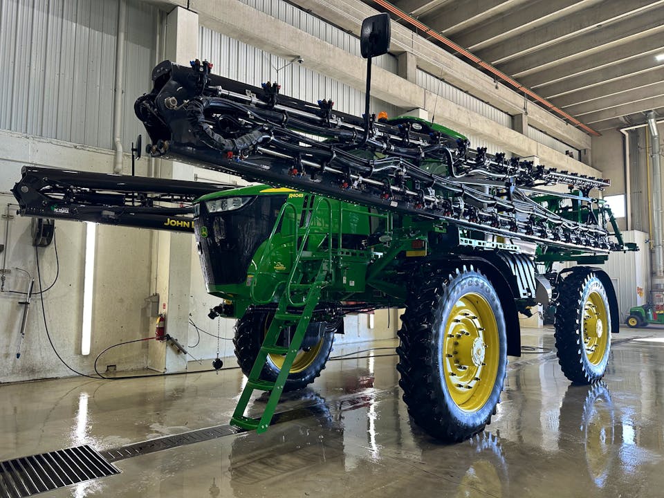 John Deere R4045