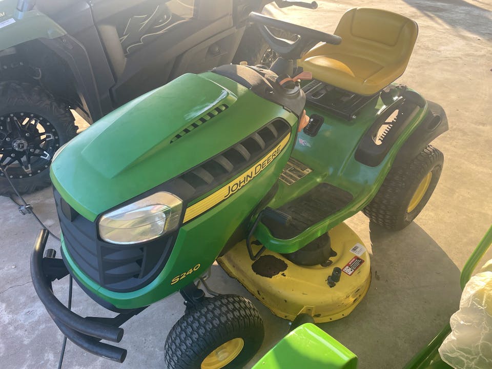John Deere S240
