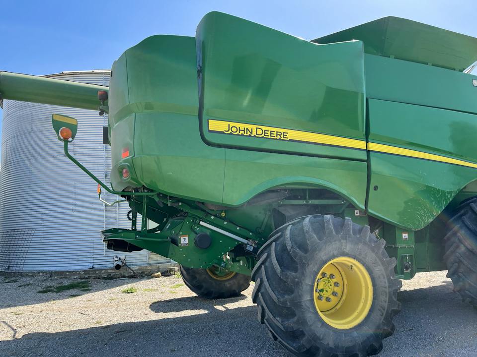 John Deere S760