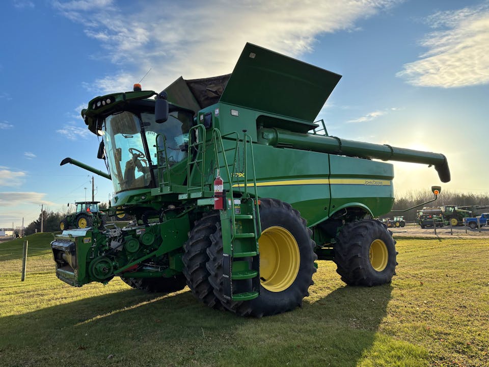 John Deere S790