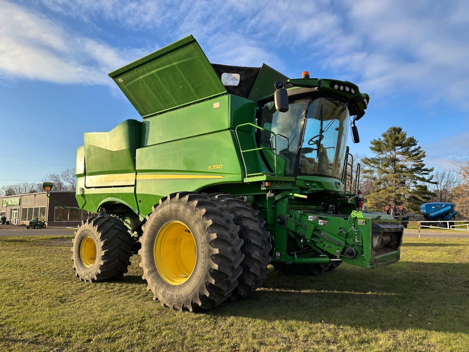 John Deere S790