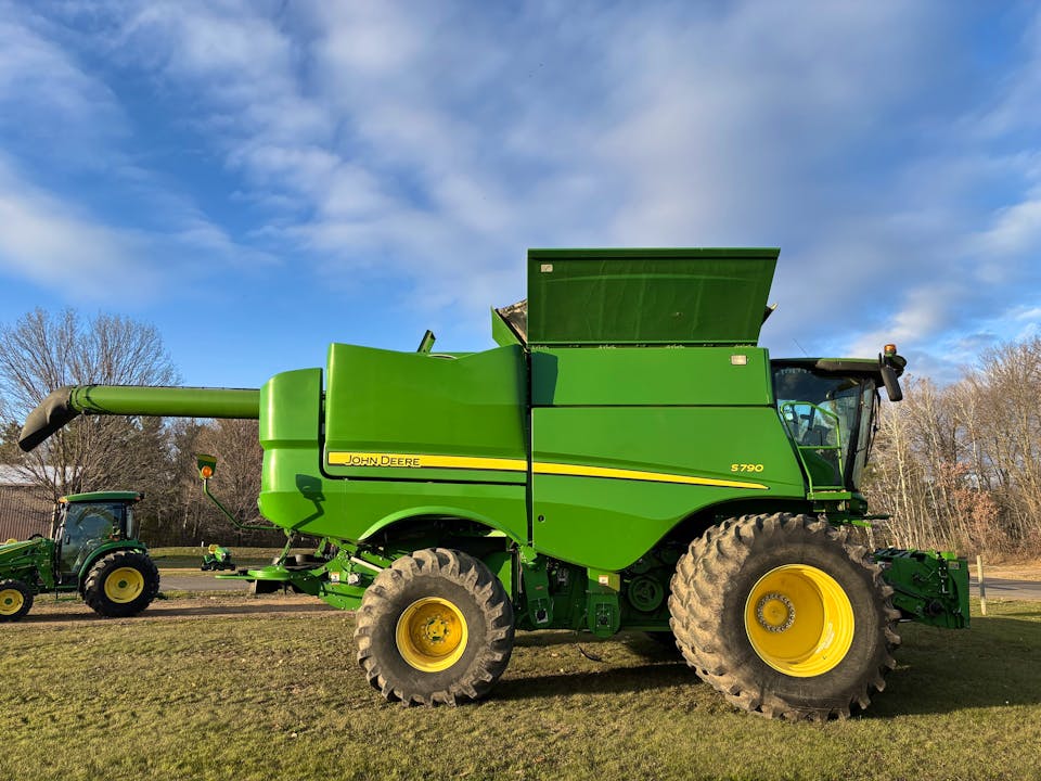 John Deere S790
