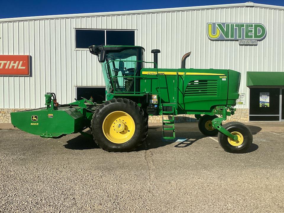 John Deere W235