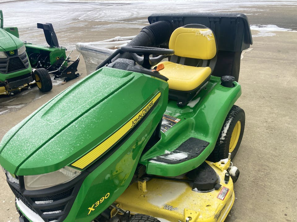 John Deere X390