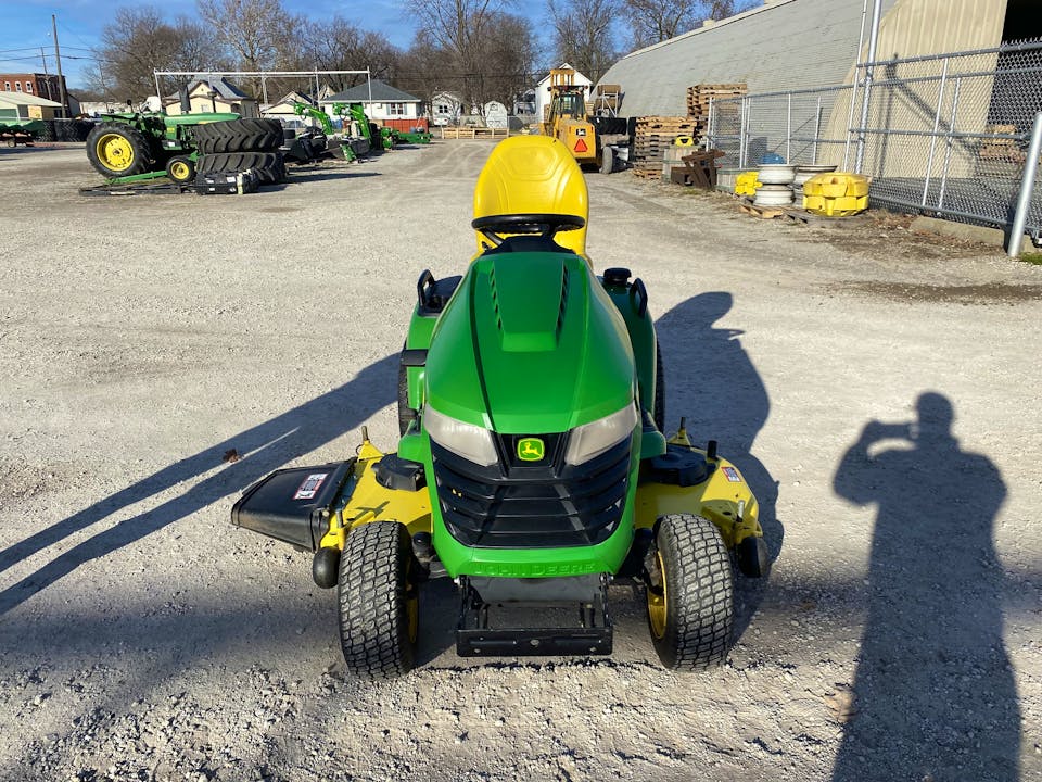 John Deere X590