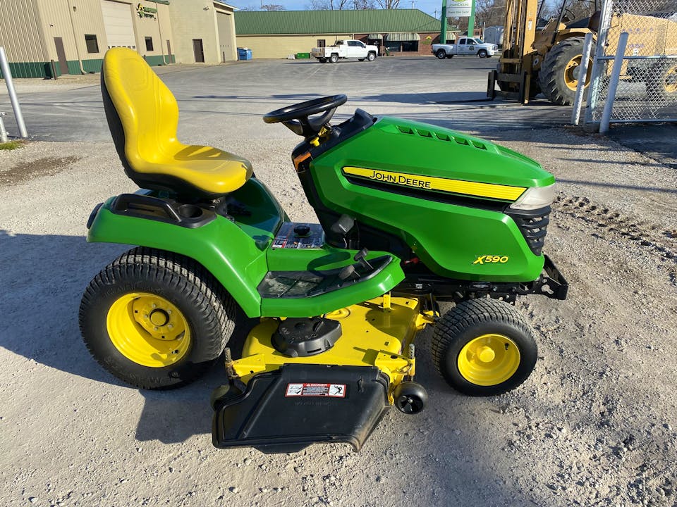 John Deere X590