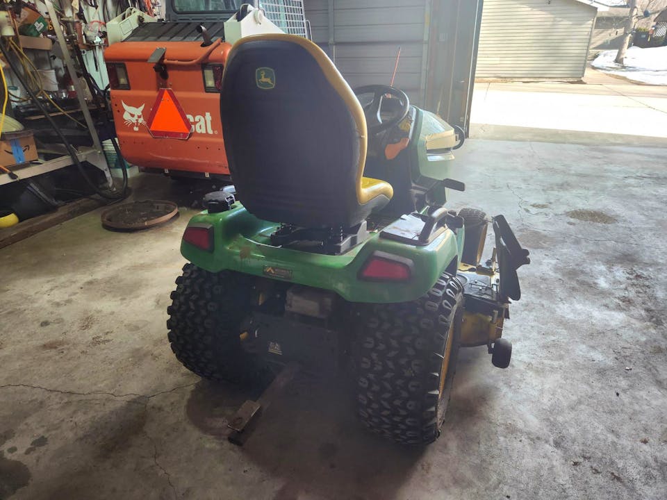 John Deere X590