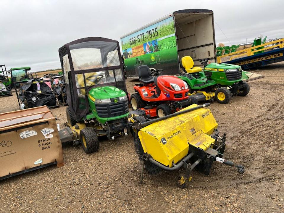 John Deere X730