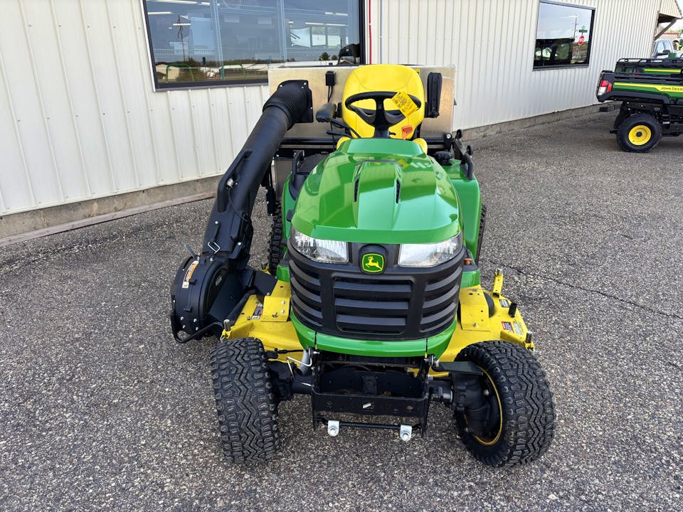 John Deere X739