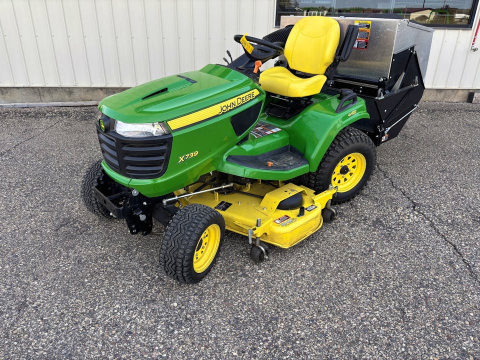 John Deere X739