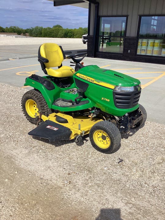 John Deere X758