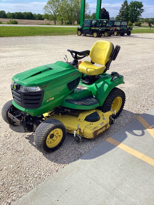 John Deere X758