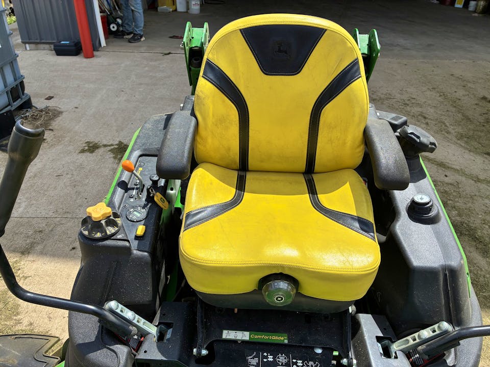John Deere Z930R