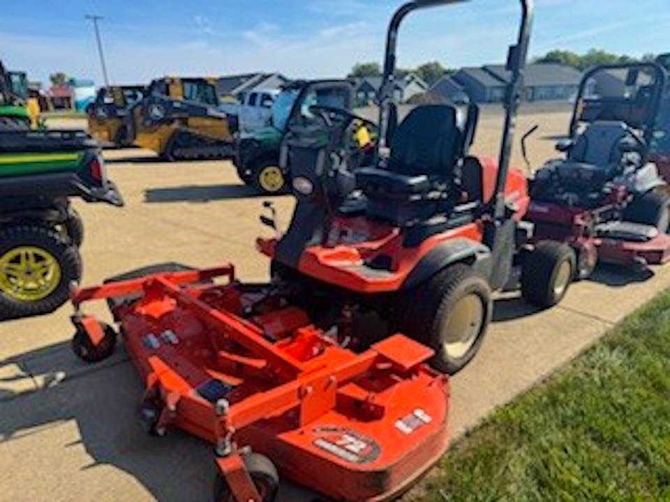 Kubota F2690E