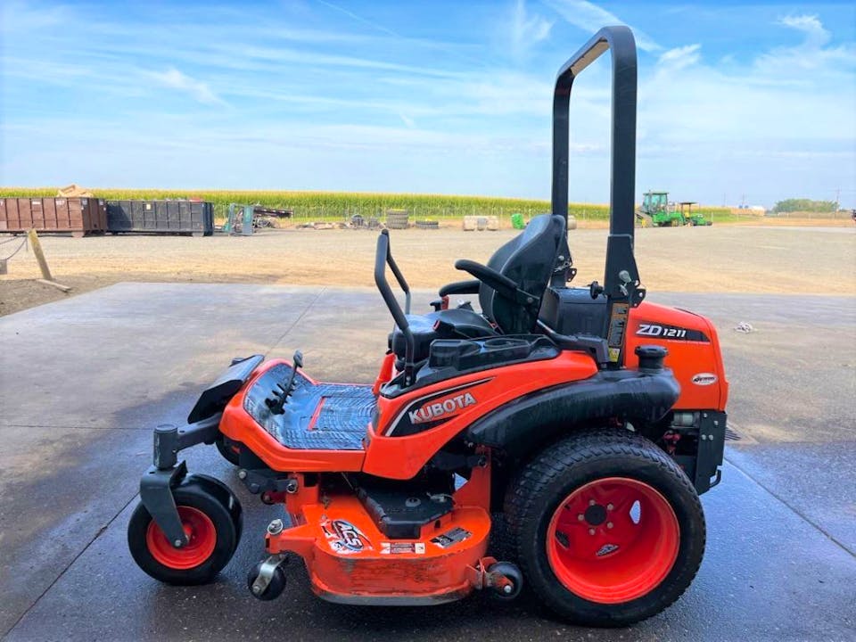 Kubota ZD1211