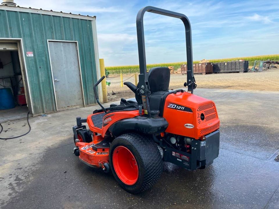 Kubota ZD1211