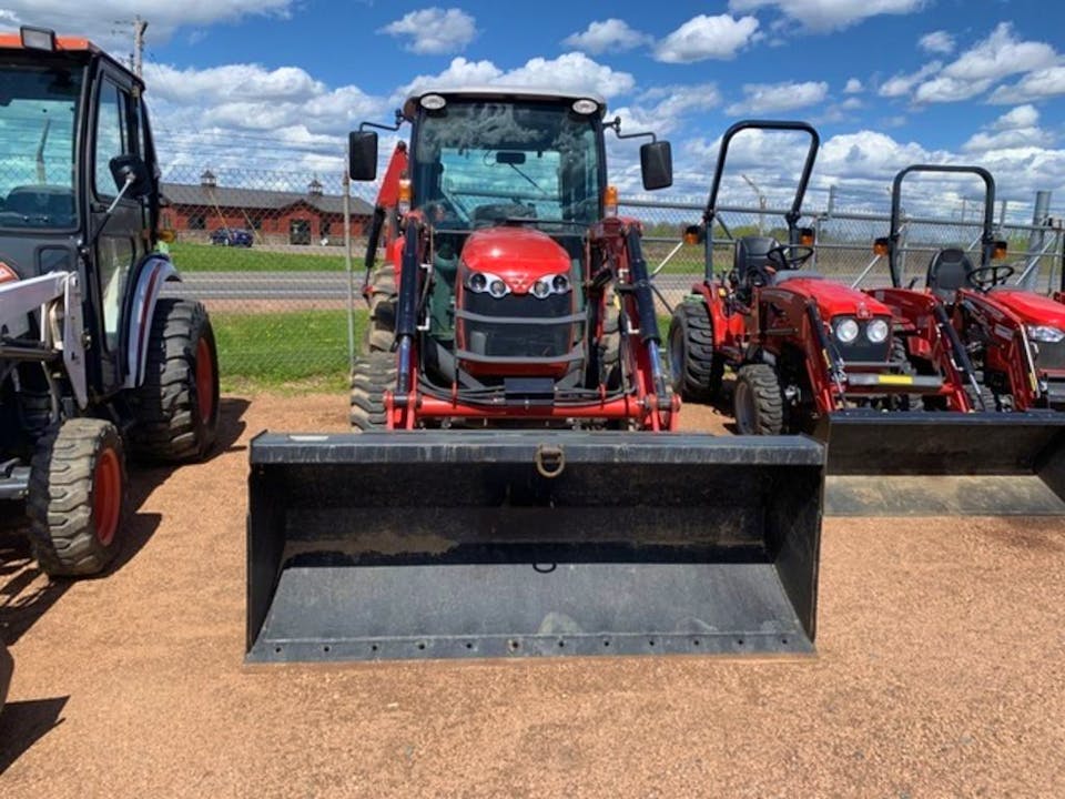 Massey Ferguson 1758