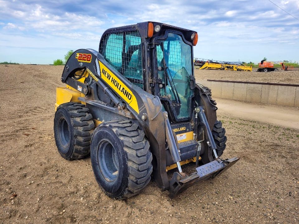 New Holland L228