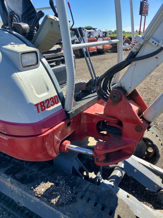 TAKEUCHI TB230