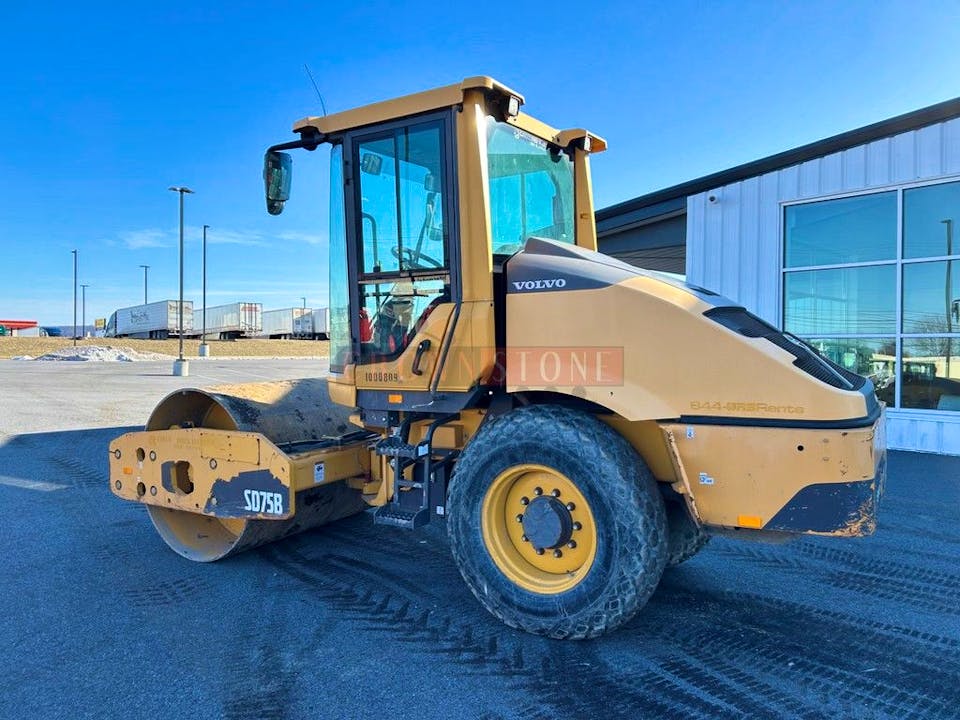 Volvo SD75B