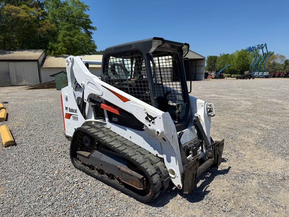 Bobcat T590