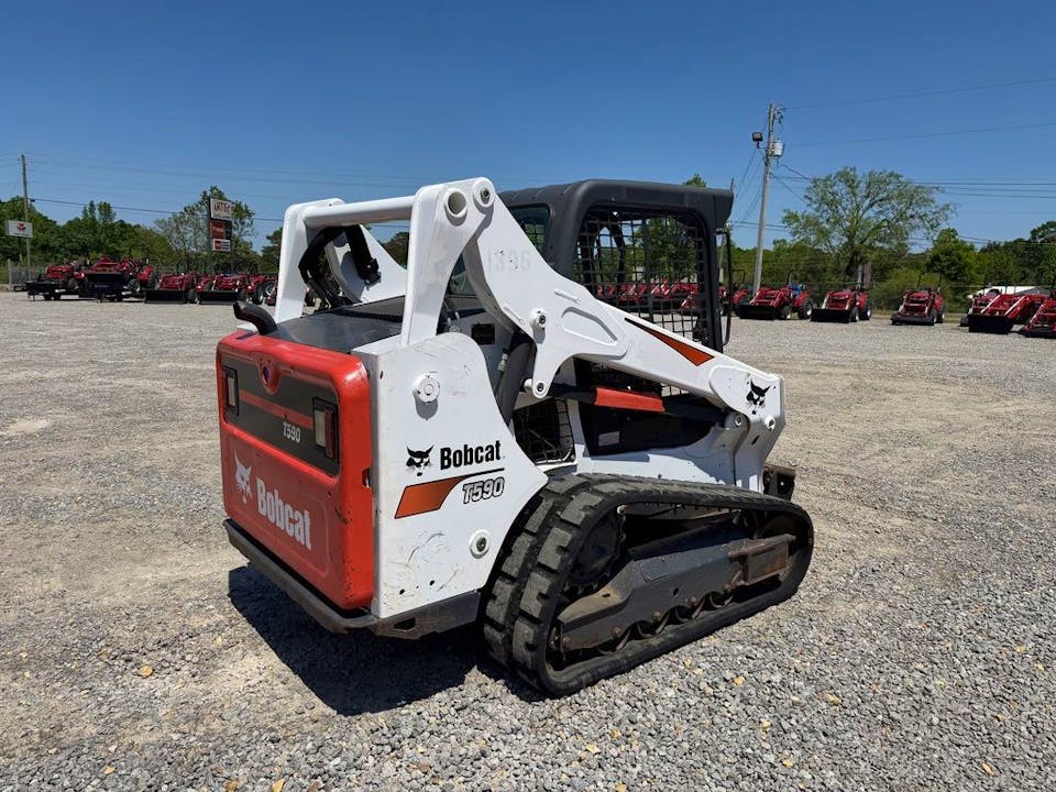 Bobcat T590