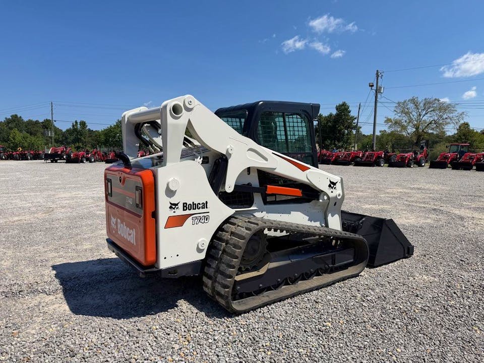 Bobcat T740