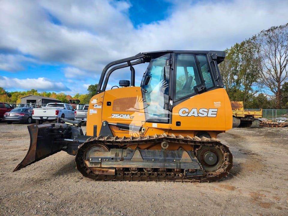 Case 750M