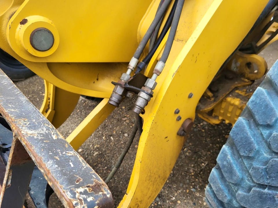 Caterpillar 906M