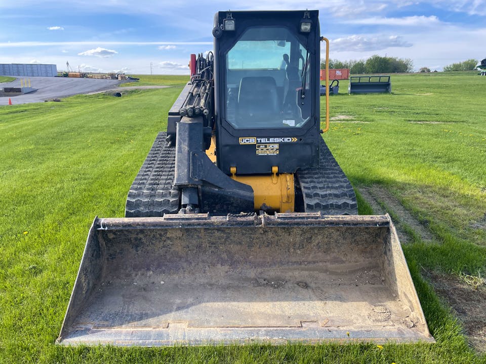 JCB 3TS-8T
