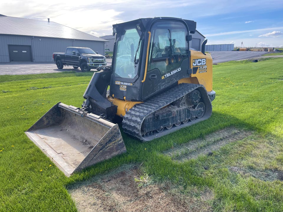 JCB 3TS-8T