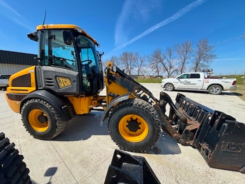 JCB 409