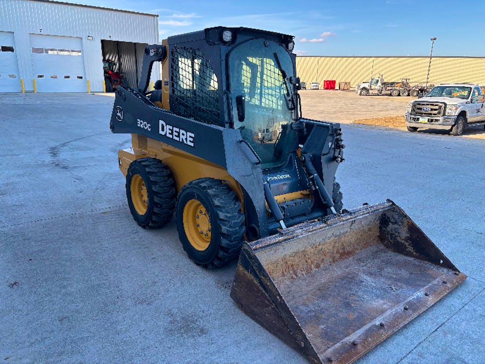 John Deere 320G