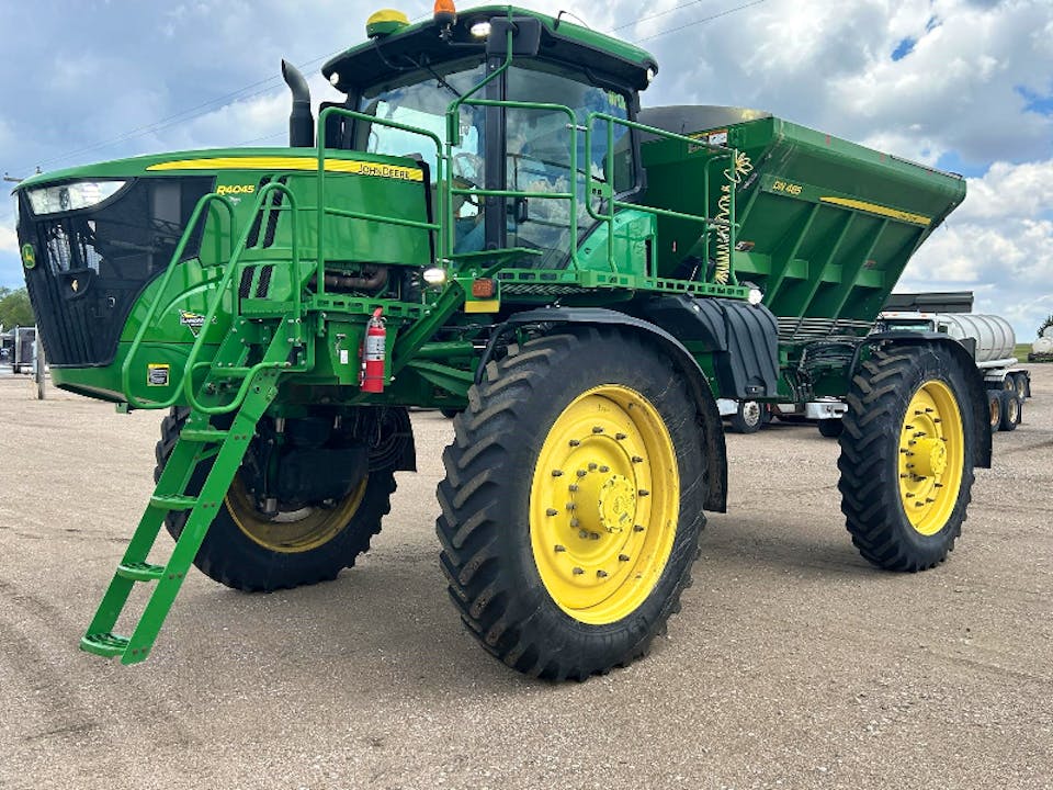 John Deere R4045