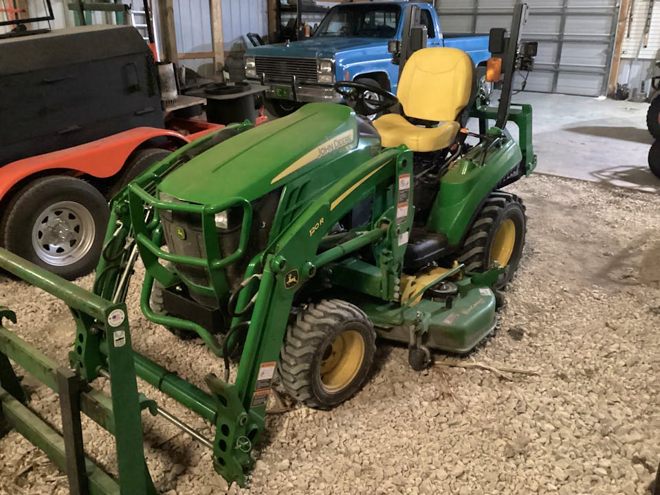 John Deere 1023E