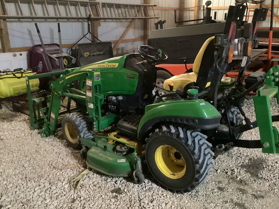 John Deere 1023E