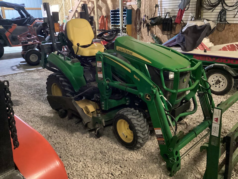 John Deere 1023E