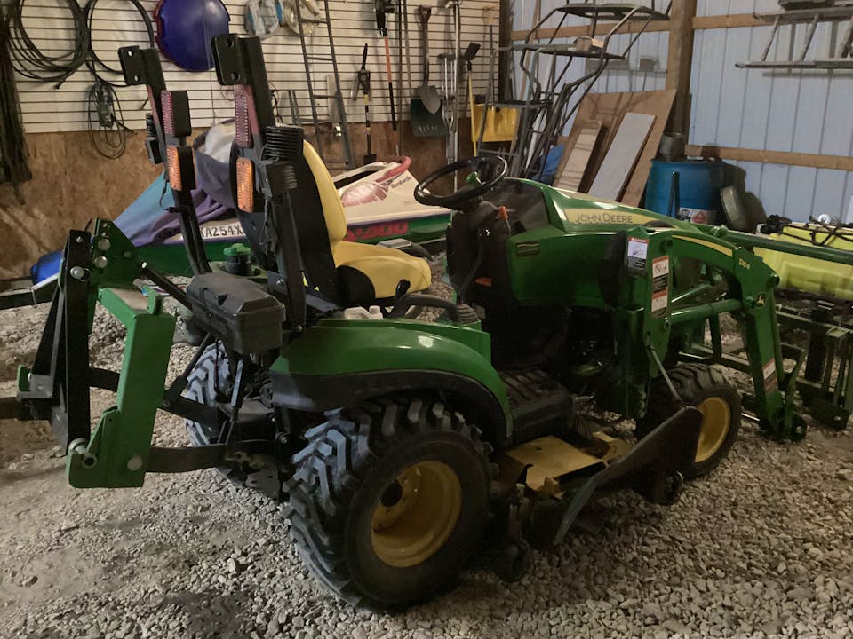 John Deere 1023E