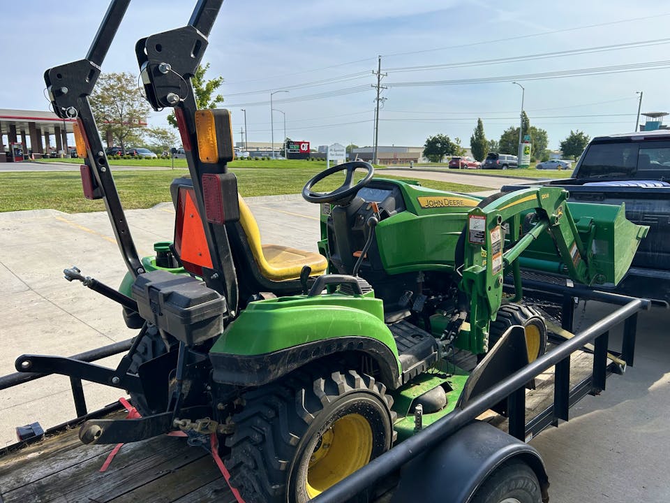 John Deere 1023E