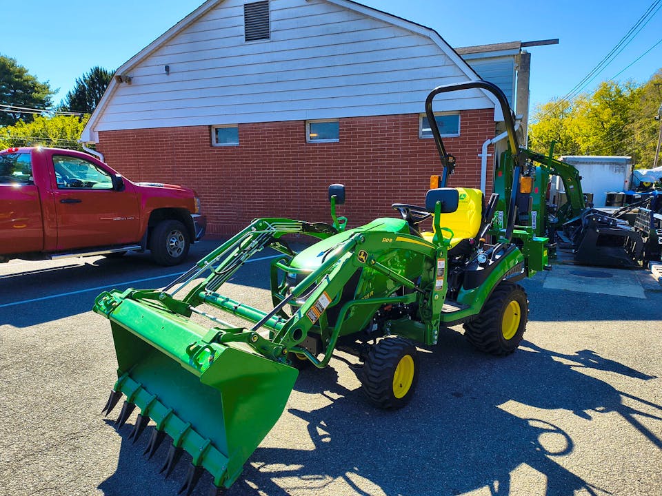John Deere 1025R
