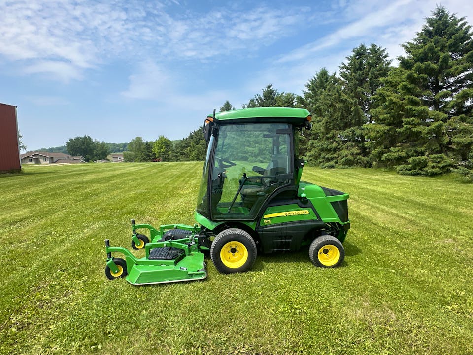 John Deere 1575