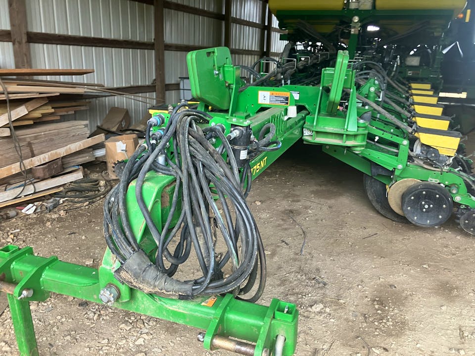 John Deere 1775NT