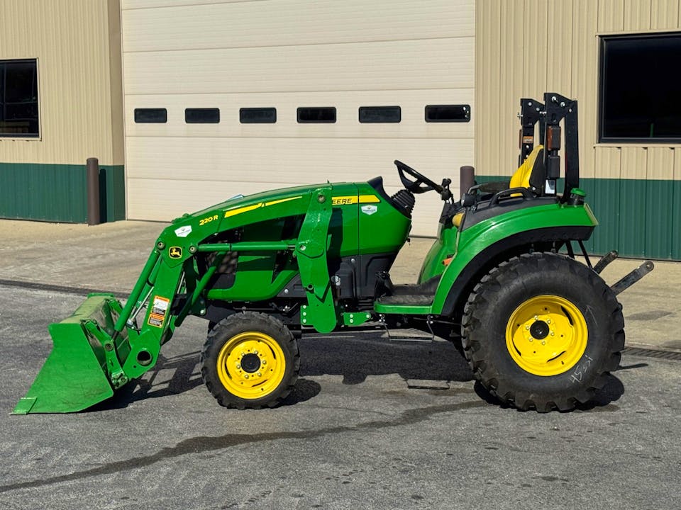 John Deere 2038R
