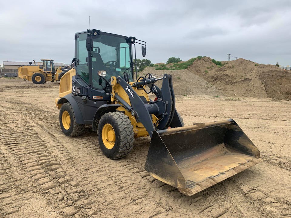 John Deere 244L