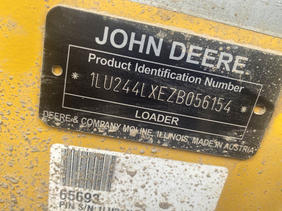 John Deere 244L
