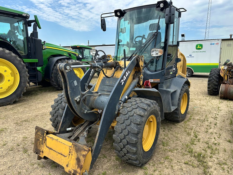 John Deere 244L
