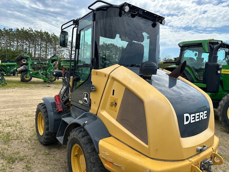 John Deere 244L